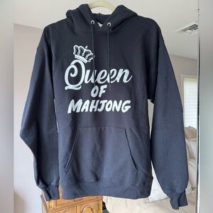 Hanes Black Crewneck Hoodie with White 'Queen of Mahjong' Graphic, sz M